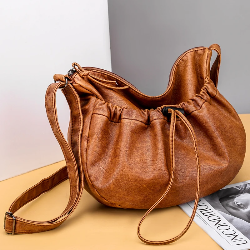Fshion Saddle Crossbody Bags for Women 2022 New Luxury Brand Purses and Handbags Large Capacity Ladies Shoulder Bag Bolso Mujer
Fshion Saddle Crossbody Bags for Women 2022 New Luxury Brand Purses and Handbags Large Capacity Ladies Shoulder Bag Bolso Mujer