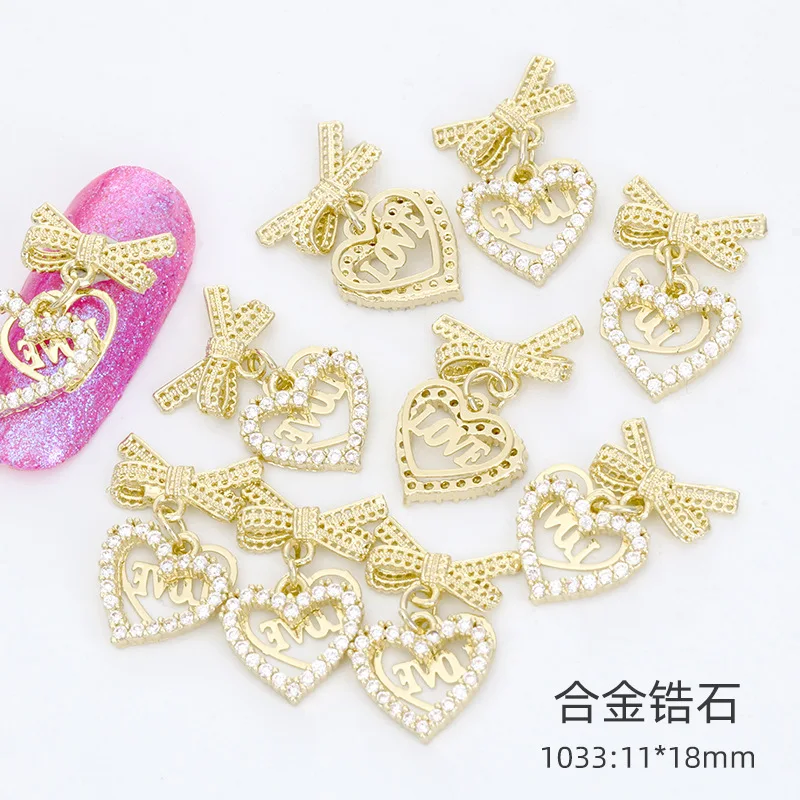 1Pieces Zircon Love Dangle Heart Nail Charm Gold Metal Bowtie+Hearts Alloy Nail Art Manicure Supply LZ Gold Plating Nail Jewelry
1Pieces Zircon Love Dangle Heart Nail Charm Gold Metal Bowtie+Hearts Alloy Nail Art Manicure Supply LZ Gold Plating Nail Jewelry
