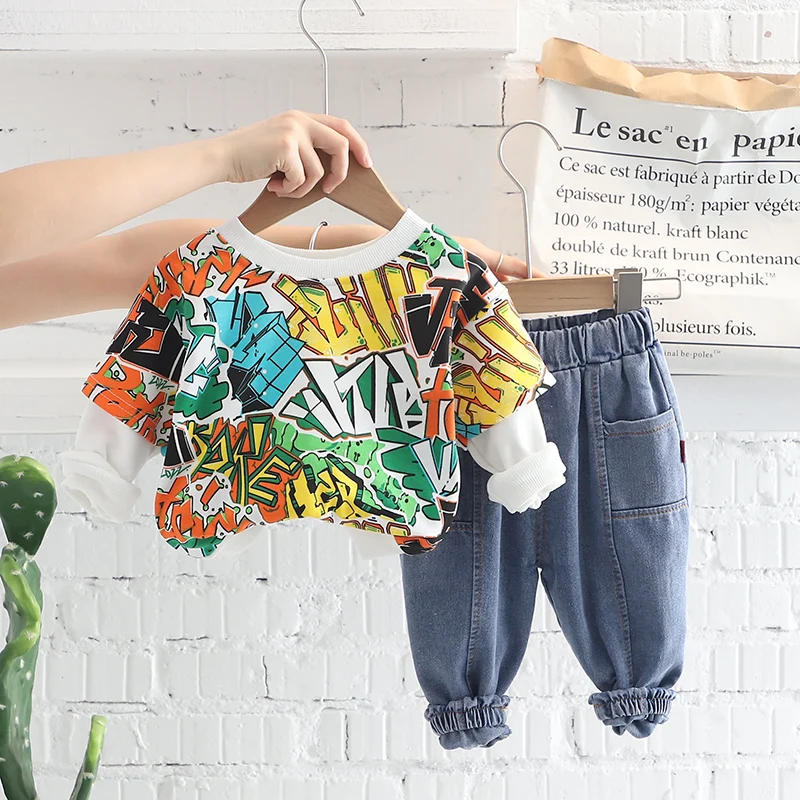 Baby Boy Handsome Cool Clothes Set Autumn Spring New Full Printed Fake Two Long Sleeve T-shirt+Jeans Kid 2pcs/sets Girl Clothing
Baby Boy Handsome Cool Clothes Set Autumn Spring New Full Printed Fake Two Long Sleeve T-shirt+Jeans Kid 2pcs/sets Girl Clothing