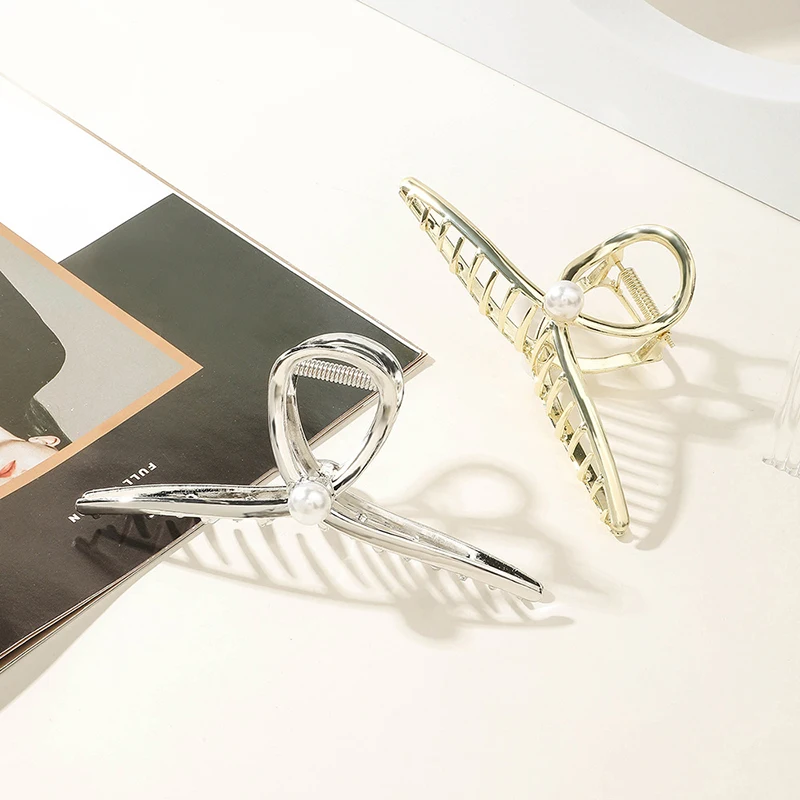 Gold Silver Color Pearl Metal Hair Claw Vintage Coat Hanger Design Catch Hairpin Simple Hollow Geometric Shark Ponytail Clip
Gold Silver Color Pearl Metal Hair Claw Vintage Coat Hanger Design Catch Hairpin Simple Hollow Geometric Shark Ponytail Clip