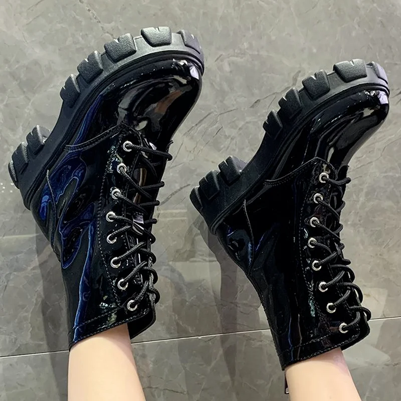 2022 Autumn New Fashion Platform Women Ankle Boots Round Toe Square Heel Women's Casual Boots Patent Leather Bright Women Boots
2022 Autumn New Fashion Platform Women Ankle Boots Round Toe Square Heel Women's Casual Boots Patent Leather Bright Women Boots