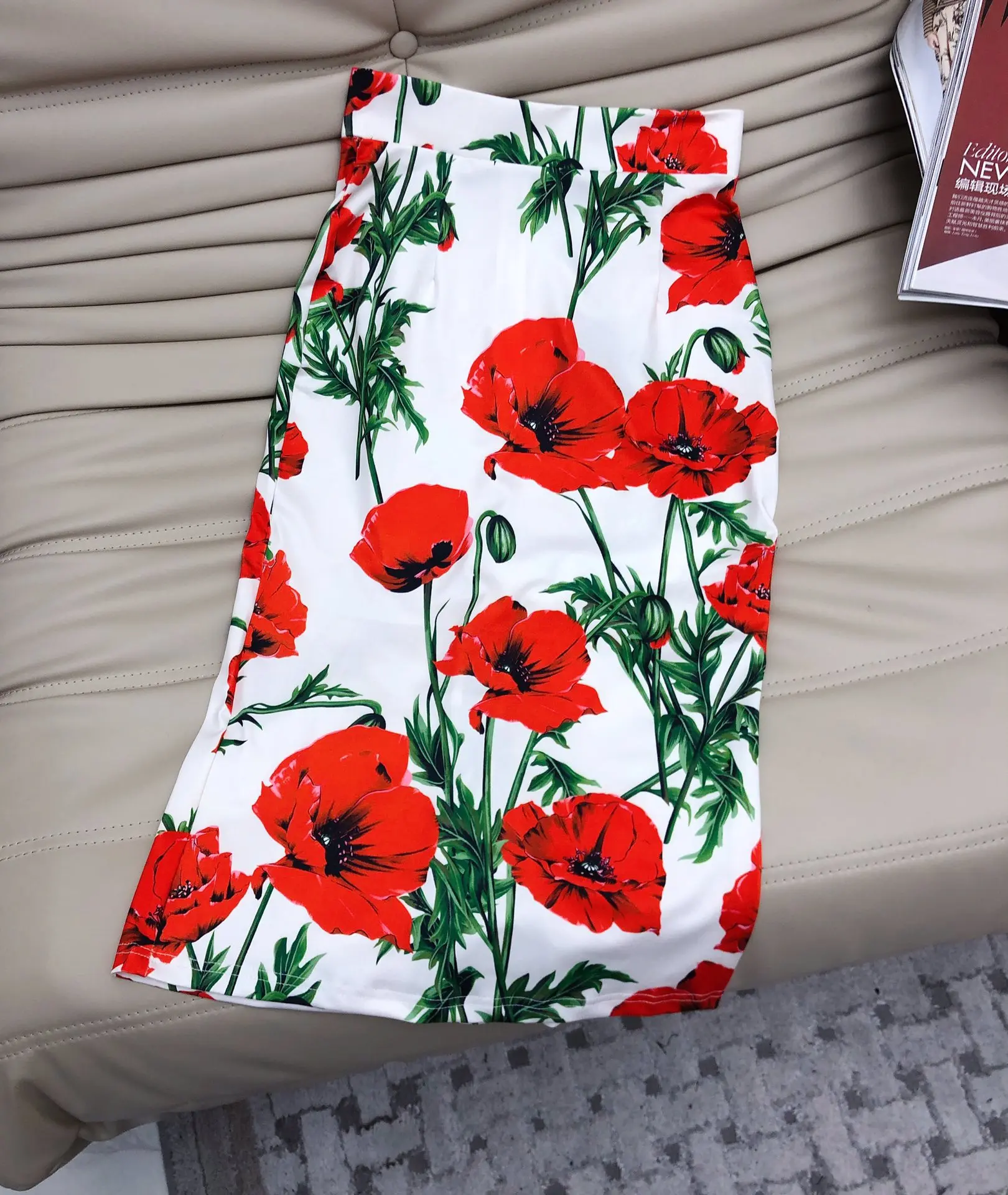 Corn poppy floral printed high waist bodycon women long split skirts elegant sweet midi skirt
Corn poppy floral printed high waist bodycon women long split skirts elegant sweet midi skirt