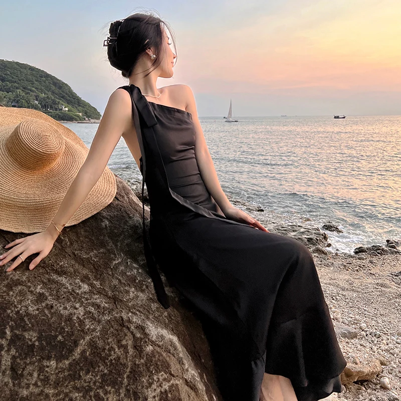 NEW Women Black One Shoulder Dress Summer 2022 Runway Elegant Korean Backless Maxi Dress Beach Vacation Party Night Long Vestido
NEW Women Black One Shoulder Dress Summer 2022 Runway Elegant Korean Backless Maxi Dress Beach Vacation Party Night Long Vestido