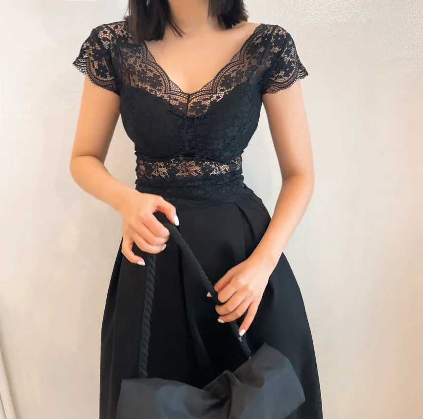 Women's Sexy V Neck Short Sleeve Lace T Shirt Summer Slim See Throught Tee Top Solid Color Basic T-shirt 
Women's Sexy V Neck Short Sleeve Lace T Shirt Summer Slim See Throught Tee Top Solid Color Basic T-shirt