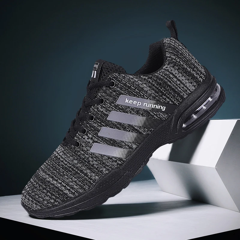 Hot Selling Men's Running Shoes Light Breathable Mesh Upper Outdoor Casual Shoes Anti Slip and Shock-absorbing Man Sneakers
Hot Selling Men's Running Shoes Light Breathable Mesh Upper Outdoor Casual Shoes Anti Slip and Shock-absorbing Man Sneakers