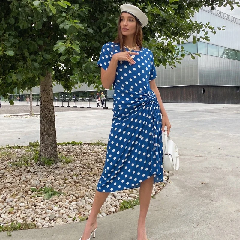 Female Summer Drawstring Stitching Temperament Slim A-line Mid-length Skirt Polka Dot Short-sleeved Dress 2021 New Elegant Dress
Female Summer Drawstring Stitching Temperament Slim A-line Mid-length Skirt Polka Dot Short-sleeved Dress 2021 New Elegant Dress