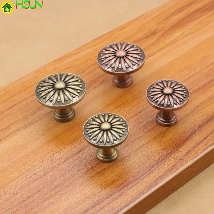 2 pcs Antique copper handle zinc alloy single hole round solid red antique green antique shoe cabinet drawer cabinet Guangdong 
2 pcs Antique copper handle zinc alloy single hole round solid red antique green antique shoe cabinet drawer cabinet Guangdong