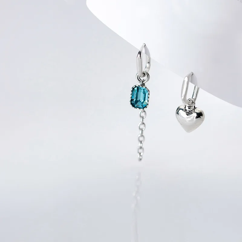 Thai Silver Ear Studs Japanese and Korean Retro Asymmetric Love Ear Clip Rhinestone-Encrusted Chain Earrings for Girlfriend Girl
Thai Silver Ear Studs Japanese and Korean Retro Asymmetric Love Ear Clip Rhinestone-Encrusted Chain Earrings for Girlfriend Girl