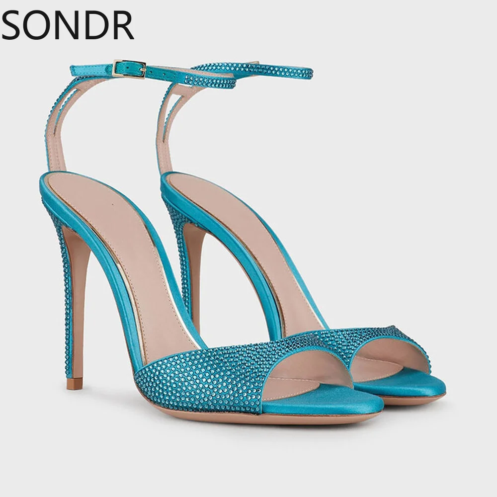 2022 Womens Peep Toe Rhinestones Crystal Stilettos High Heel Sandals Slingbacks Shoes Luxury Ankle Straps Plus Size
2022 Womens Peep Toe Rhinestones Crystal Stilettos High Heel Sandals Slingbacks Shoes Luxury Ankle Straps Plus Size