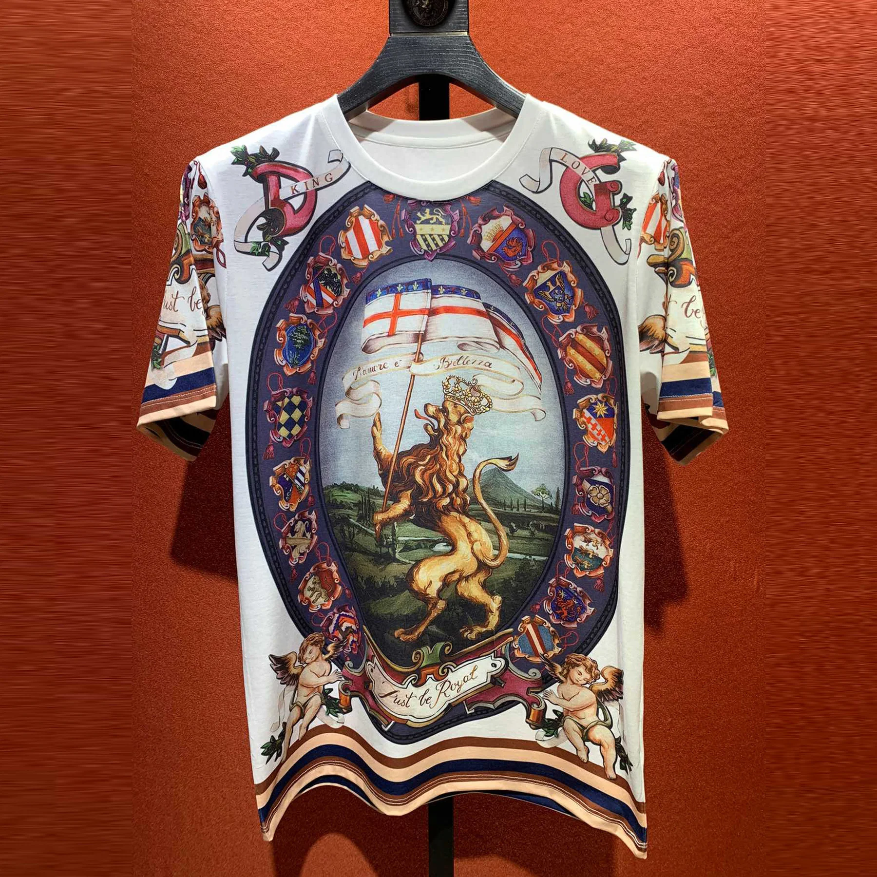 2023 Tee Shirt Homme Summer New Tshirt For Men Baroque Printing Short Sleeve T-shirt Men's Social Club Outfits Brand Casual Slim
2023 Tee Shirt Homme Summer New Tshirt For Men Baroque Printing Short Sleeve T-shirt Men's Social Club Outfits Brand Casual Slim