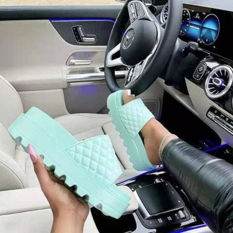 Spring/Summer 2021 women Luxury Shoes Casual Slides Outdoor Female Flip Flops Summer PU leather Women's Sandal /Slipper
Spring/Summer 2021 women Luxury Shoes Casual Slides Outdoor Female Flip Flops Summer PU leather Women's Sandal /Slipper