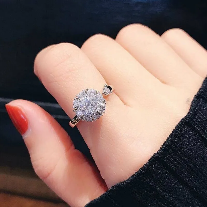 2023 popular ring snowflake shape rotatable ring female fashion opening adjustable finger ring Valentine's Day gift jewelry
2023 popular ring snowflake shape rotatable ring female fashion opening adjustable finger ring Valentine's Day gift jewelry