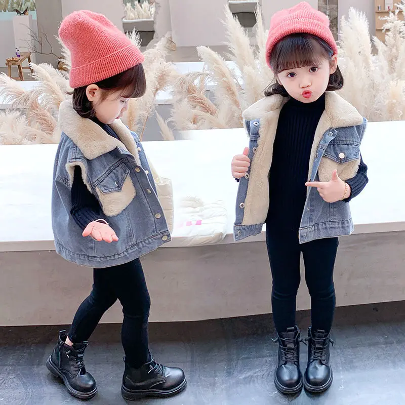 Boys and Girls' Vest Fleece Soft and Thickened Denim Tank Top 2023 Autumn Winter Children's Coat Girls Fashion Kids Outfit Q23
Boys and Girls' Vest Fleece Soft and Thickened Denim Tank Top 2023 Autumn Winter Children's Coat Girls Fashion Kids Outfit Q23