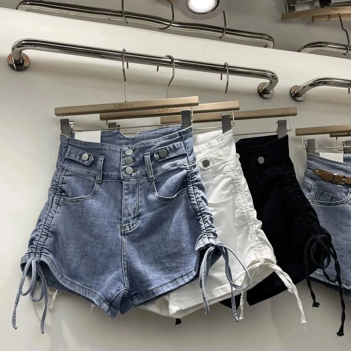 Solid High Waisted Straight Jean Shorts Women 2022 Summer Casual Streetwear Ladies Pocket Strappy Jeans Denim Shorts
Solid High Waisted Straight Jean Shorts Women 2022 Summer Casual Streetwear Ladies Pocket Strappy Jeans Denim Shorts