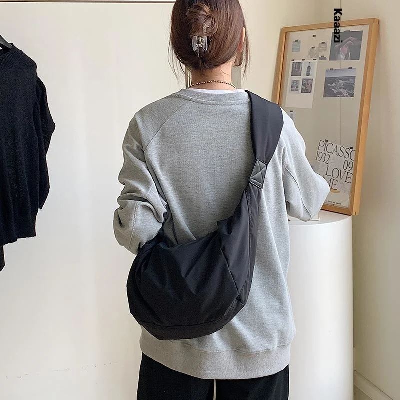 Canva Large Capacity Casual Nylon Messenger Crossbody Shoulder Bag Solid Color Women School Luxury Designer 2023 New Fashion
Canva Large Capacity Casual Nylon Messenger Crossbody Shoulder Bag Solid Color Women School Luxury Designer 2023 New Fashion