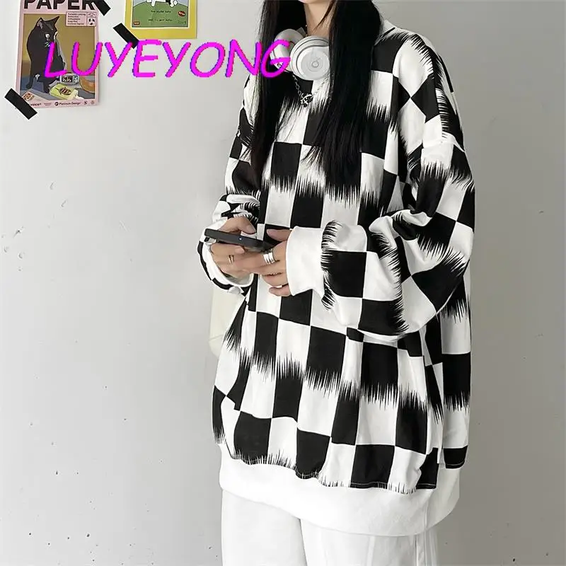 Autumn Street Harajuku Sweatshirt Lady O Neck Long Sleeve Contrast Color Sweatshirts Black White Plaid Girl Loose Pullover Top
Autumn Street Harajuku Sweatshirt Lady O Neck Long Sleeve Contrast Color Sweatshirts Black White Plaid Girl Loose Pullover Top