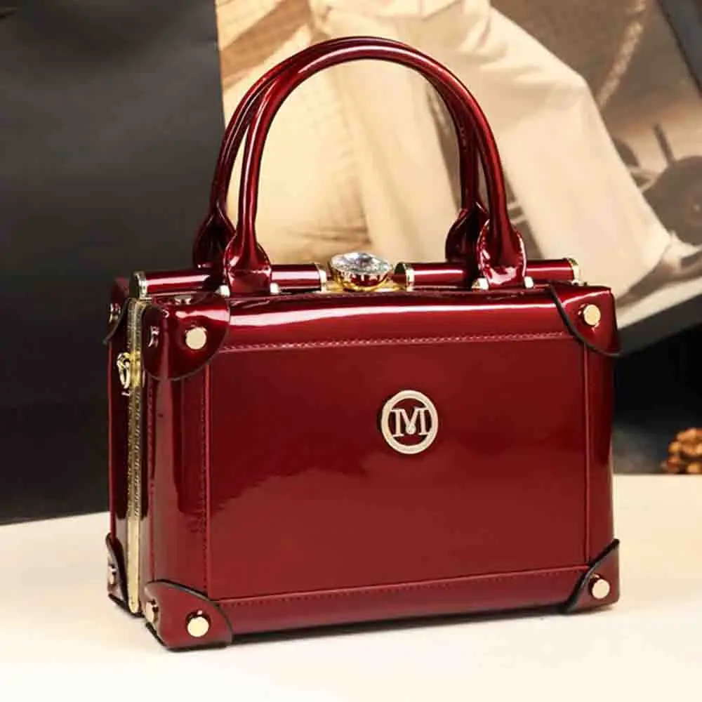 Fashion Women Dinner Party Bags Luxury Patent Leather Square Handbag Crossbody Shoulder Purses Elegant Box Shape Clutch 2023 New
Fashion Women Dinner Party Bags Luxury Patent Leather Square Handbag Crossbody Shoulder Purses Elegant Box Shape Clutch 2023 New