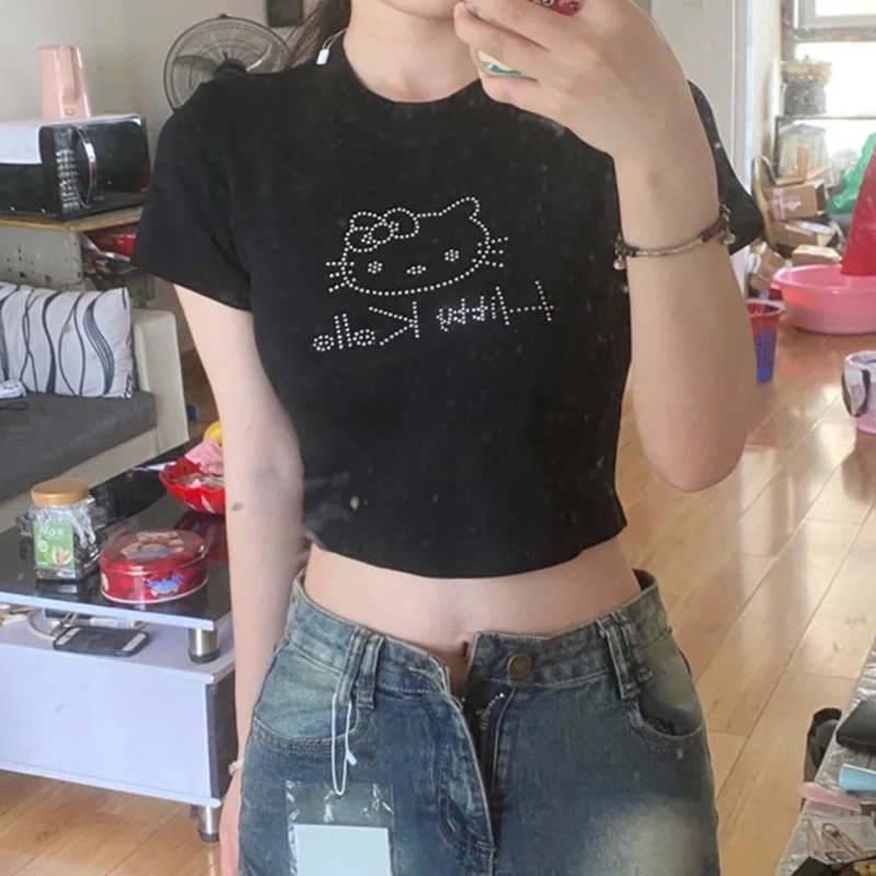 Sanrio Hello Kitty Short Sleeve Hot Girl High Waist Summer Dopamine Outfit Slim Fashionable Casual Cute Rhinestone Pattern Tops
Sanrio Hello Kitty Short Sleeve Hot Girl High Waist Summer Dopamine Outfit Slim Fashionable Casual Cute Rhinestone Pattern Tops