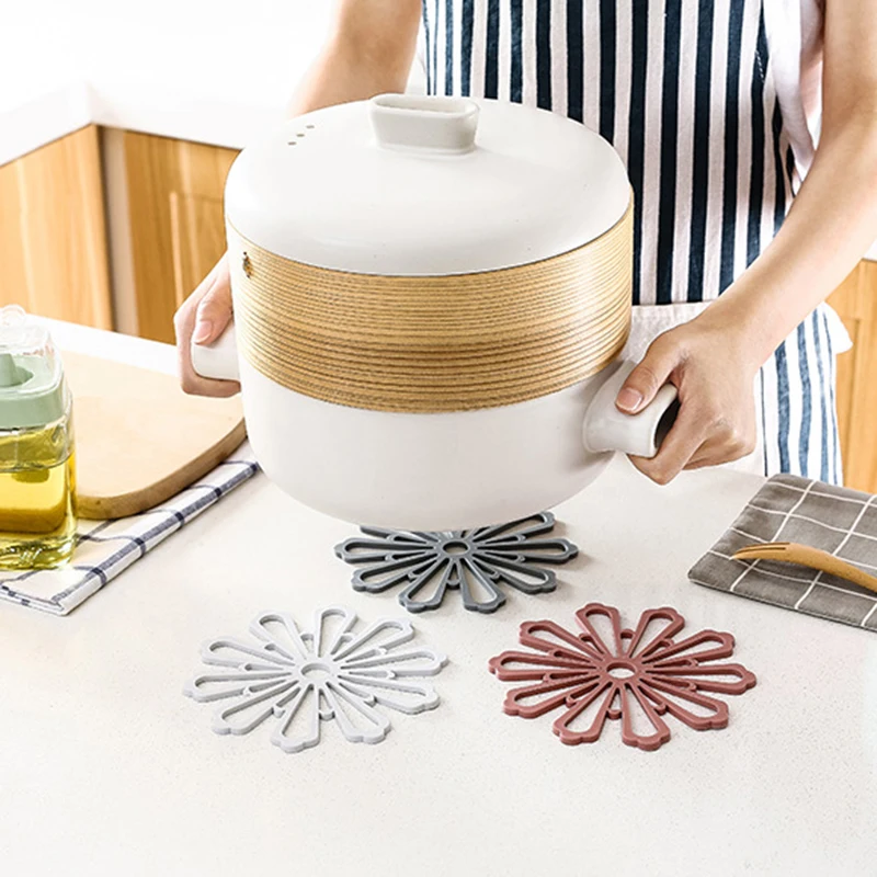High Qulity TPR rubber Anti-hot Coaster Non-slip flower Placemat Heat-insulating Pad Pot Mat Table Decoration Accessories 
High Qulity TPR rubber Anti-hot Coaster Non-slip flower Placemat Heat-insulating Pad Pot Mat Table Decoration Accessories