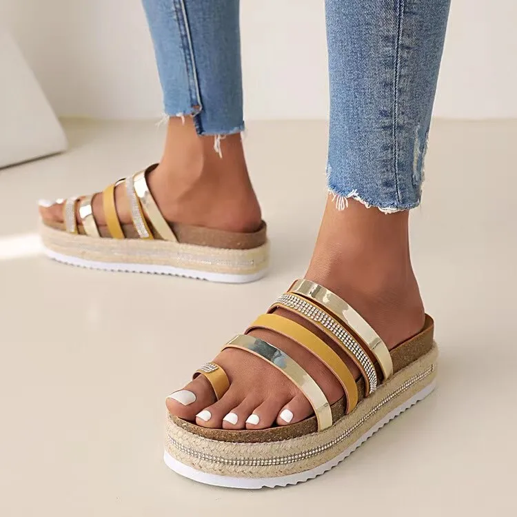 2023 New Summer Women Slippers Fashion Casual Female Shoes Outdoor Trendy Beach Slides Thick Bottom Personality Ladies Sandals
2023 New Summer Women Slippers Fashion Casual Female Shoes Outdoor Trendy Beach Slides Thick Bottom Personality Ladies Sandals