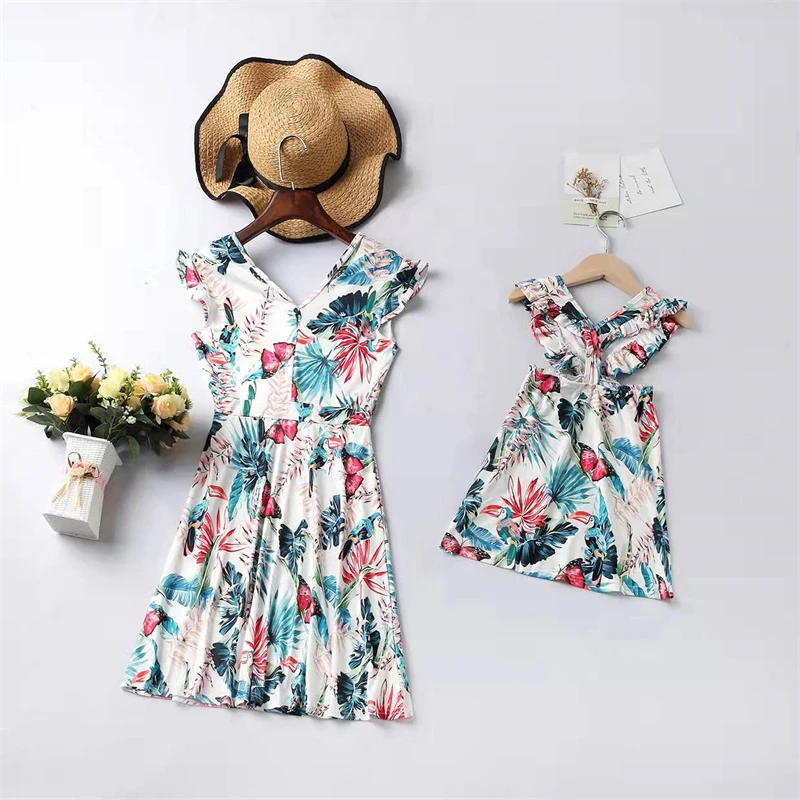 V-Neck Mother Daughter Dresses Family Set Flower Mommy and Me Matching Clothes Fashion Mom Mum Baby Women Girls Above-Knee Dress
V-Neck Mother Daughter Dresses Family Set Flower Mommy and Me Matching Clothes Fashion Mom Mum Baby Women Girls Above-Knee Dress
