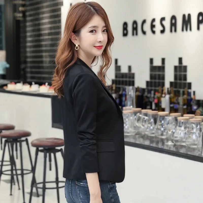 Women's Casual Slim Jacket Ladies New Korean Small Suit Autumn Teen Fashion Parka Basic Short Street Style Pocket Single Buckle
Women's Casual Slim Jacket Ladies New Korean Small Suit Autumn Teen Fashion Parka Basic Short Street Style Pocket Single Buckle