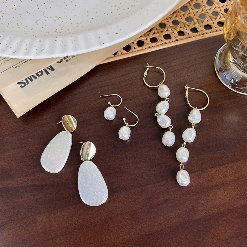 Minar Sweet 3 Designs Irregular Imitation Pearl Earring for Women Geometrical Baroque Pearls Long Dangle Earrings Daily Jewelry
Minar Sweet 3 Designs Irregular Imitation Pearl Earring for Women Geometrical Baroque Pearls Long Dangle Earrings Daily Jewelry