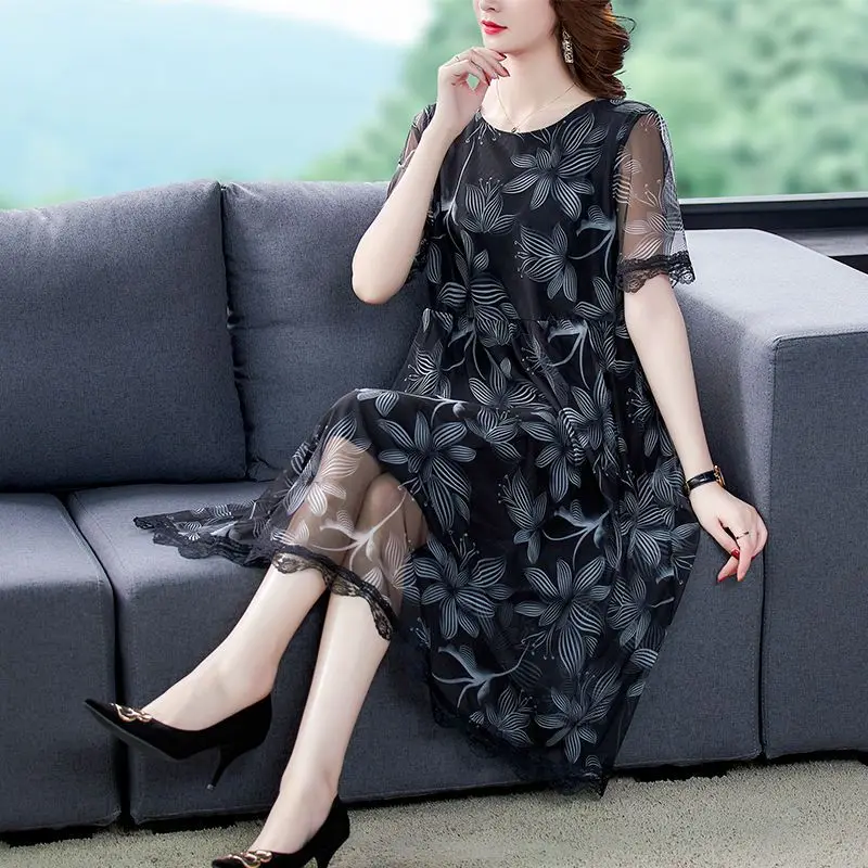 Summer New Mesh Dress Female Elegant Floral Print Tunic Long Dresses Chiffon Lace Patchwork Round Neck Short Sleeve Dress V60
Summer New Mesh Dress Female Elegant Floral Print Tunic Long Dresses Chiffon Lace Patchwork Round Neck Short Sleeve Dress V60