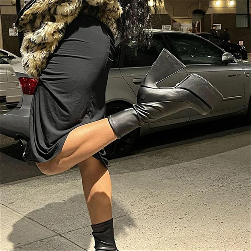 Women Ankle Boots Platform High Heel Punk 2022 Winter Designer Luxury Gothic Women Shoes Elegant Party Lady Elastic Low Boots
Women Ankle Boots Platform High Heel Punk 2022 Winter Designer Luxury Gothic Women Shoes Elegant Party Lady Elastic Low Boots