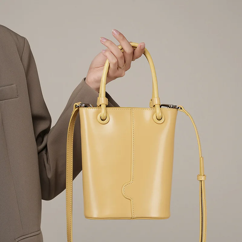 Women Mini Bucket Bag Tote High End Light Luxury Handbag Lady Cowhide Crossbody Bags Woman Shoulder Bag Small Bag
Women Mini Bucket Bag Tote High End Light Luxury Handbag Lady Cowhide Crossbody Bags Woman Shoulder Bag Small Bag