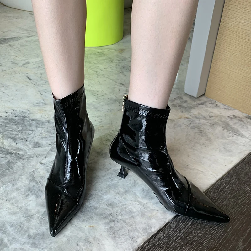 New 2022 Women Ankle Boots Pointed Toe Party Dress Elegant Ladies Modern Boots Zippers Fashion Female Casual Heel Shoes
New 2022 Women Ankle Boots Pointed Toe Party Dress Elegant Ladies Modern Boots Zippers Fashion Female Casual Heel Shoes