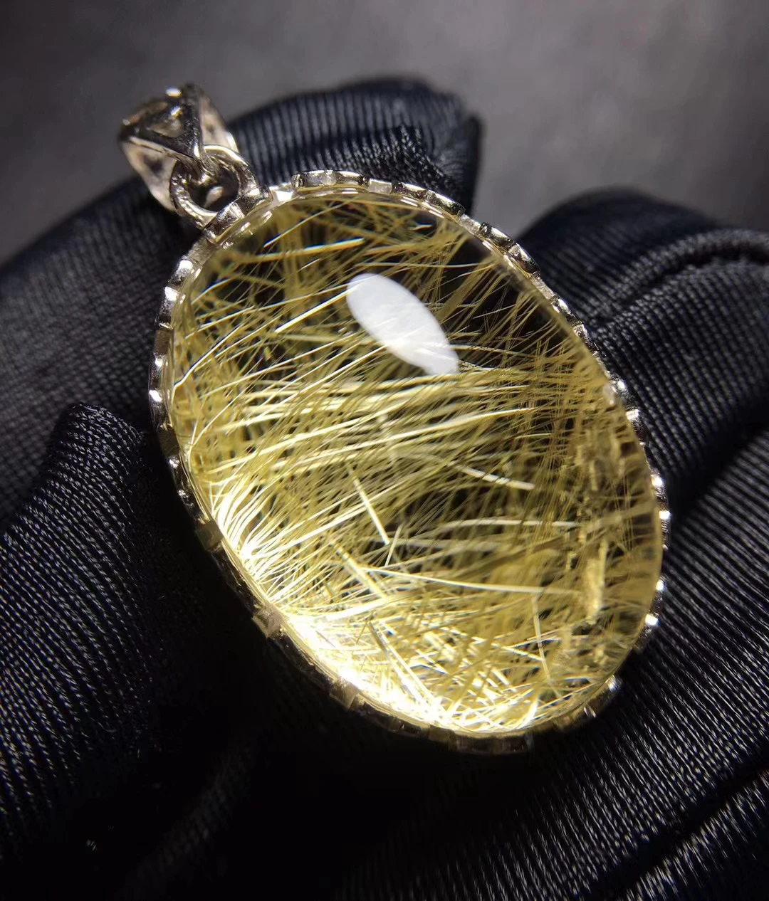 

Natural Gold Rutilated Quartz Pendant Crystal Yellow Rutilated 28.8*20.8*14.6mm Oval Women Men Jewelry Fashion Brazil AAAAAAA