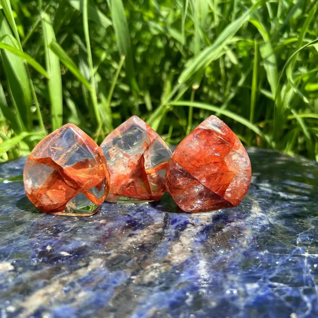 1pcNatural Red Glue Flower Stone Pure Hand-Carved Quartz Crystal Mineral Specimen Reiki Healing Home Office Decoration Gem
1pcNatural Red Glue Flower Stone Pure Hand-Carved Quartz Crystal Mineral Specimen Reiki Healing Home Office Decoration Gem