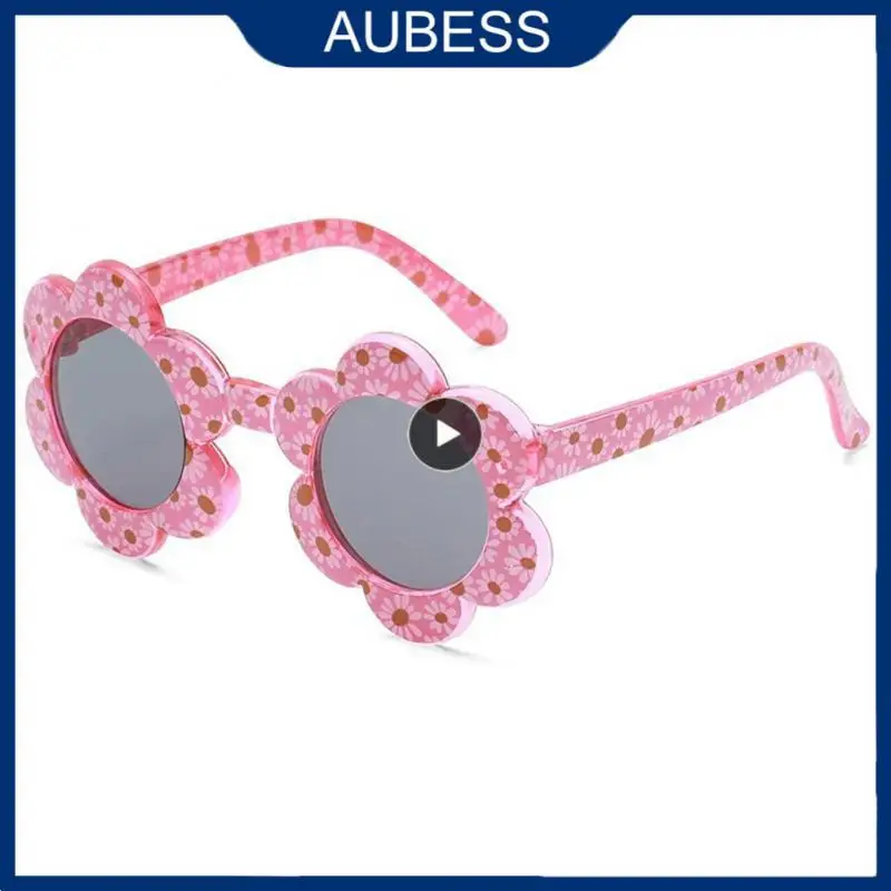 Wear-resistant Shades Sunshade Childrens Sunglasses Non-slip Eyewear Boys Girls Sunglasses Summer Accessories Outdoors Durable.
Wear-resistant Shades Sunshade Childrens Sunglasses Non-slip Eyewear Boys Girls Sunglasses Summer Accessories Outdoors Durable.