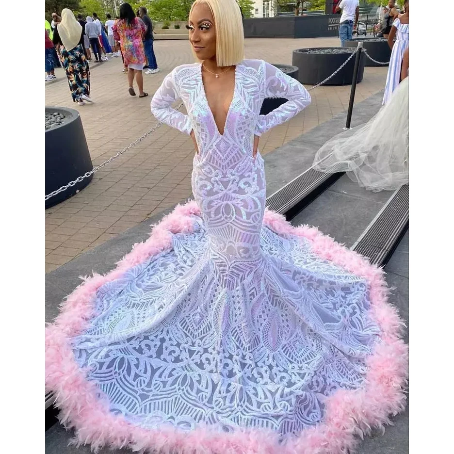 Luxury Long Mermaid Prom Dresses Feathers V Neck Long Sleeves Sequin Appliques Black Girl Plus Size Formal Evening Party Gowns
Luxury Long Mermaid Prom Dresses Feathers V Neck Long Sleeves Sequin Appliques Black Girl Plus Size Formal Evening Party Gowns