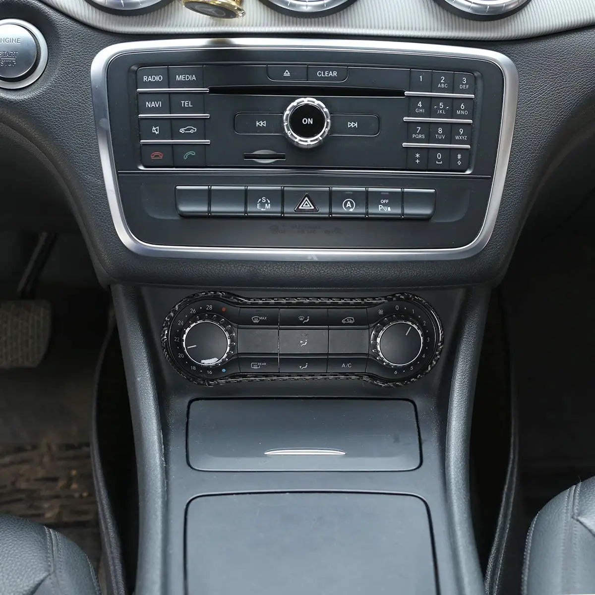 Soft Carbon Fiber Air Condition Knob Sequin Decoration Box Panel Trim for Mercedes Benz GLA CLA A B Class W176 W246 200 220 A180
Soft Carbon Fiber Air Condition Knob Sequin Decoration Box Panel Trim for Mercedes Benz GLA CLA A B Class W176 W246 200 220 A180