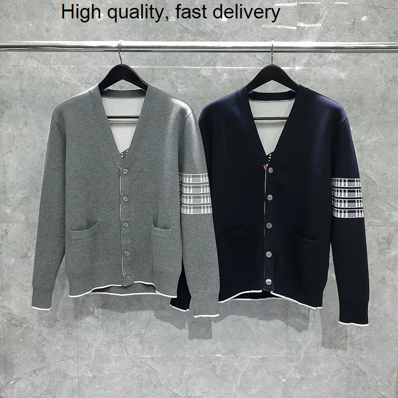 THOM Man TB Cardigan Coat Wool Plane Embroidery V-neck Classic Stripes Sweater Women's Men's Concise Style Sweaters Loose-fitti
THOM Man TB Cardigan Coat Wool Plane Embroidery V-neck Classic Stripes Sweater Women's Men's Concise Style Sweaters Loose-fitti
