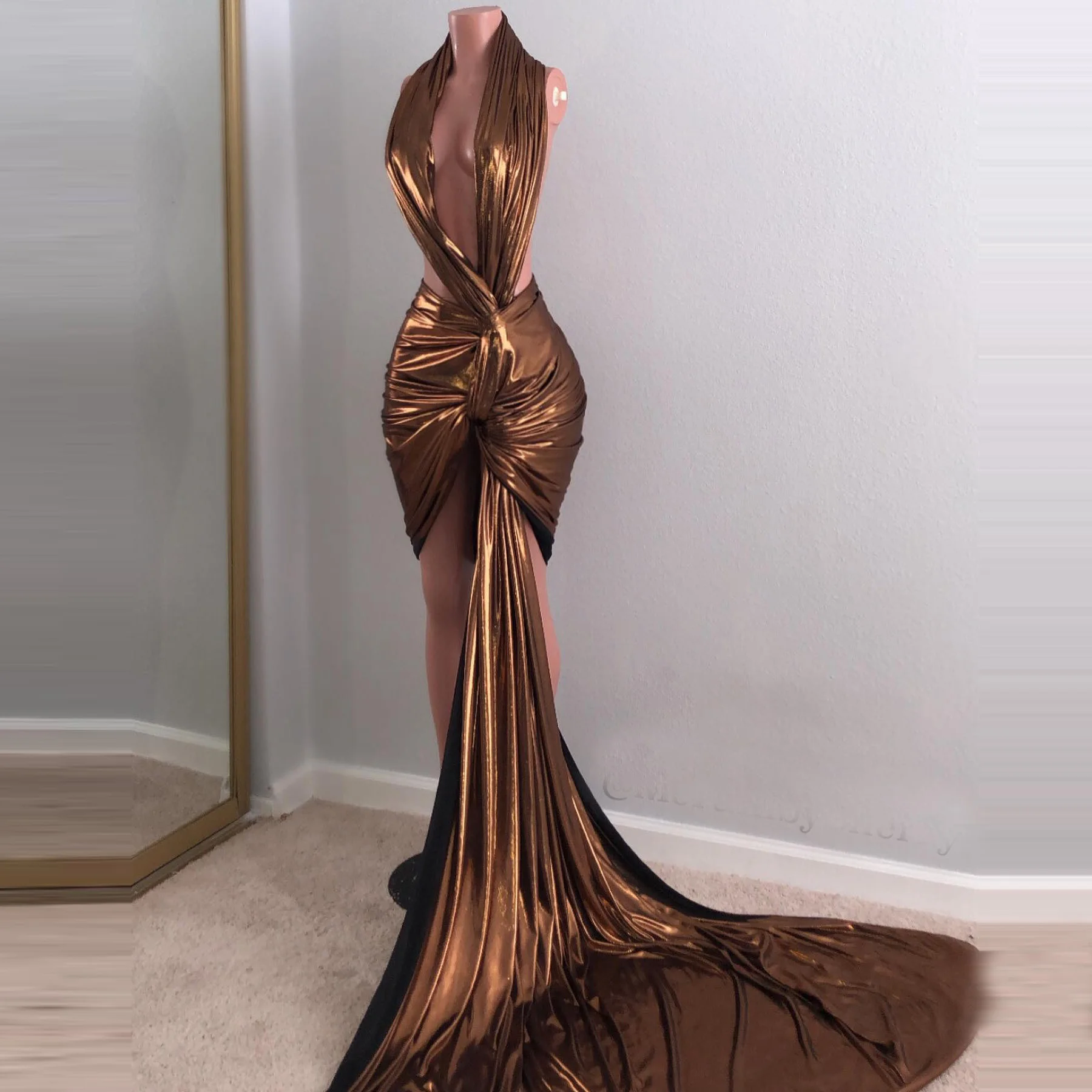 2023 New Fashion Prom Dresses V Neck Hollow Out Sexy Backless Evening Gowns Mini Length Side Train Pleated Women Party Dress
2023 New Fashion Prom Dresses V Neck Hollow Out Sexy Backless Evening Gowns Mini Length Side Train Pleated Women Party Dress