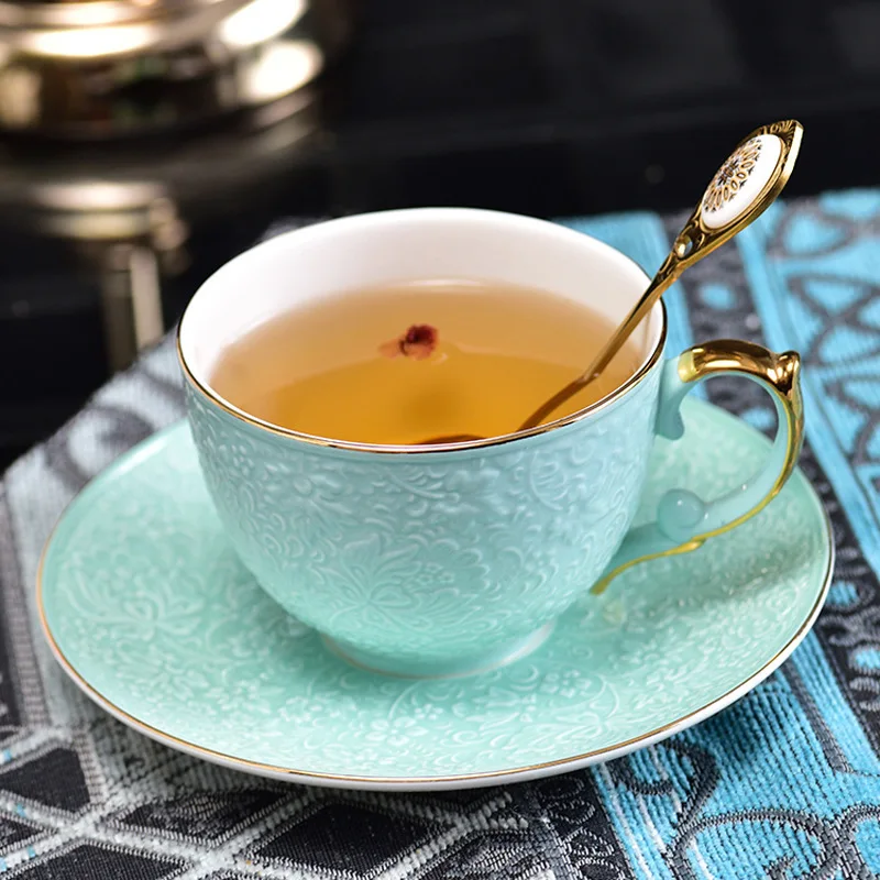 250ML Relief Bone china cup set for tea Ceramic Coffee Cup and Saucer Porcelain Tea Cup Classic Mugs Coffee Cup Set Gift
250ML Relief Bone china cup set for tea Ceramic Coffee Cup and Saucer Porcelain Tea Cup Classic Mugs Coffee Cup Set Gift