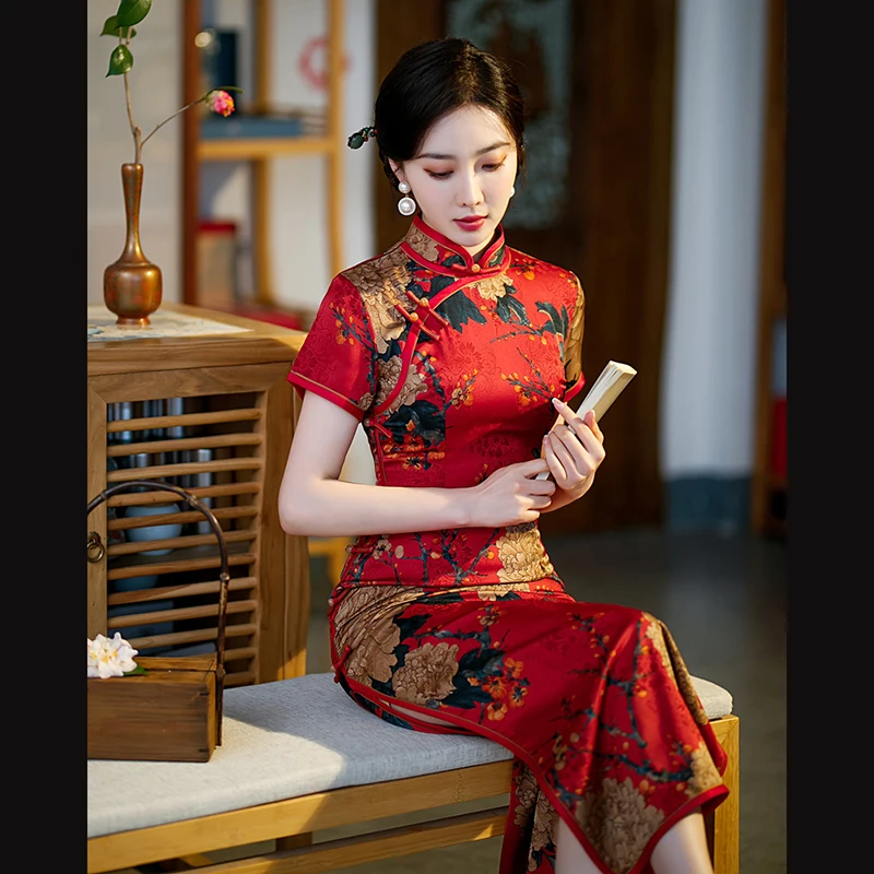 2023 Summer New Long Red Wedding Cheongsams Dress Retro Chinese Qipao Traditional Guest Dress Ao Dai Vietnam for Women
2023 Summer New Long Red Wedding Cheongsams Dress Retro Chinese Qipao Traditional Guest Dress Ao Dai Vietnam for Women