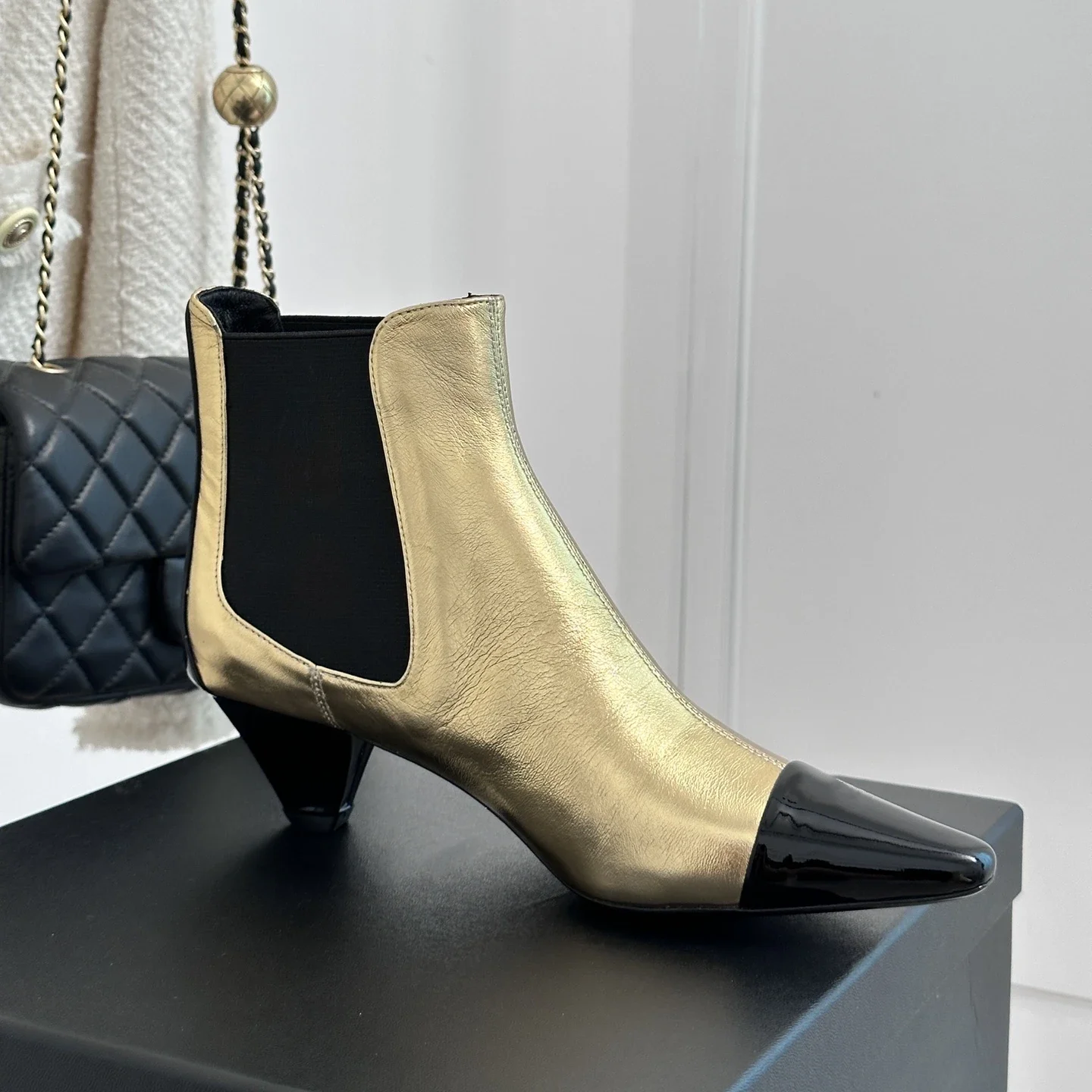 Shoes For Women Size34-41 Genuine Leather Chelsea Boots Med Heels Ankle Boots Designer Shoes Pointed Toe Roman Zapatillas Mujer
Shoes For Women Size34-41 Genuine Leather Chelsea Boots Med Heels Ankle Boots Designer Shoes Pointed Toe Roman Zapatillas Mujer