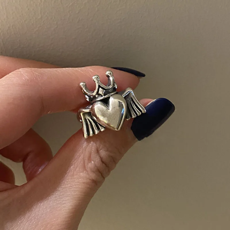 FMILY Minimalist Crown Heart Ring S925 Sterling Silver New Fashion Personality Niche Hip-hop Punk Jewelry for Girlfriend Gift
FMILY Minimalist Crown Heart Ring S925 Sterling Silver New Fashion Personality Niche Hip-hop Punk Jewelry for Girlfriend Gift