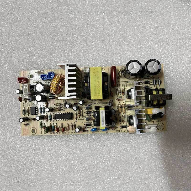 DQ series wine cabinet accessories circuit board NTC temperature control board wine cooler computer circuit board 220V70W 
DQ series wine cabinet accessories circuit board NTC temperature control board wine cooler computer circuit board 220V70W