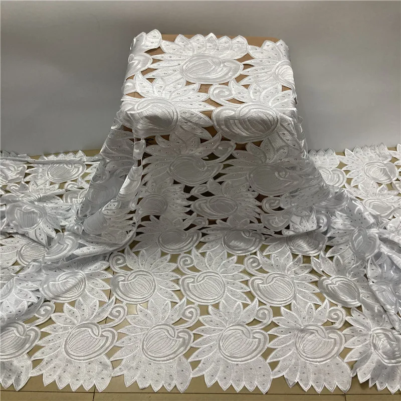 5 Yard Swiss Fabric Latest Heavy Beaded Embroidery African 100% Cotton Voile Lace Popular Dubai Style For wedding Party 7L070401
5 Yard Swiss Fabric Latest Heavy Beaded Embroidery African 100% Cotton Voile Lace Popular Dubai Style For wedding Party 7L070401