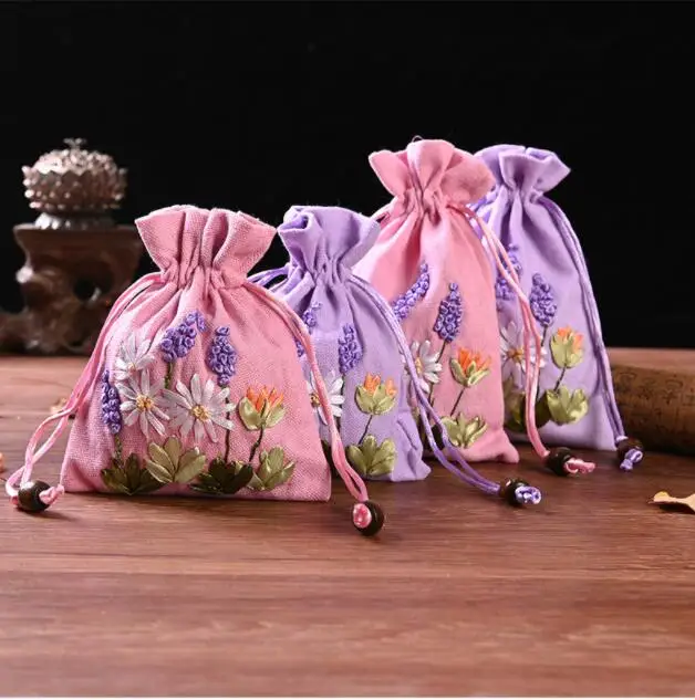 Miss Daisy 5 PCS New Arrival Sachet Silk Embroidered Purse Brocade Bag For Flower and Jewelry
Miss Daisy 5 PCS New Arrival Sachet Silk Embroidered Purse Brocade Bag For Flower and Jewelry