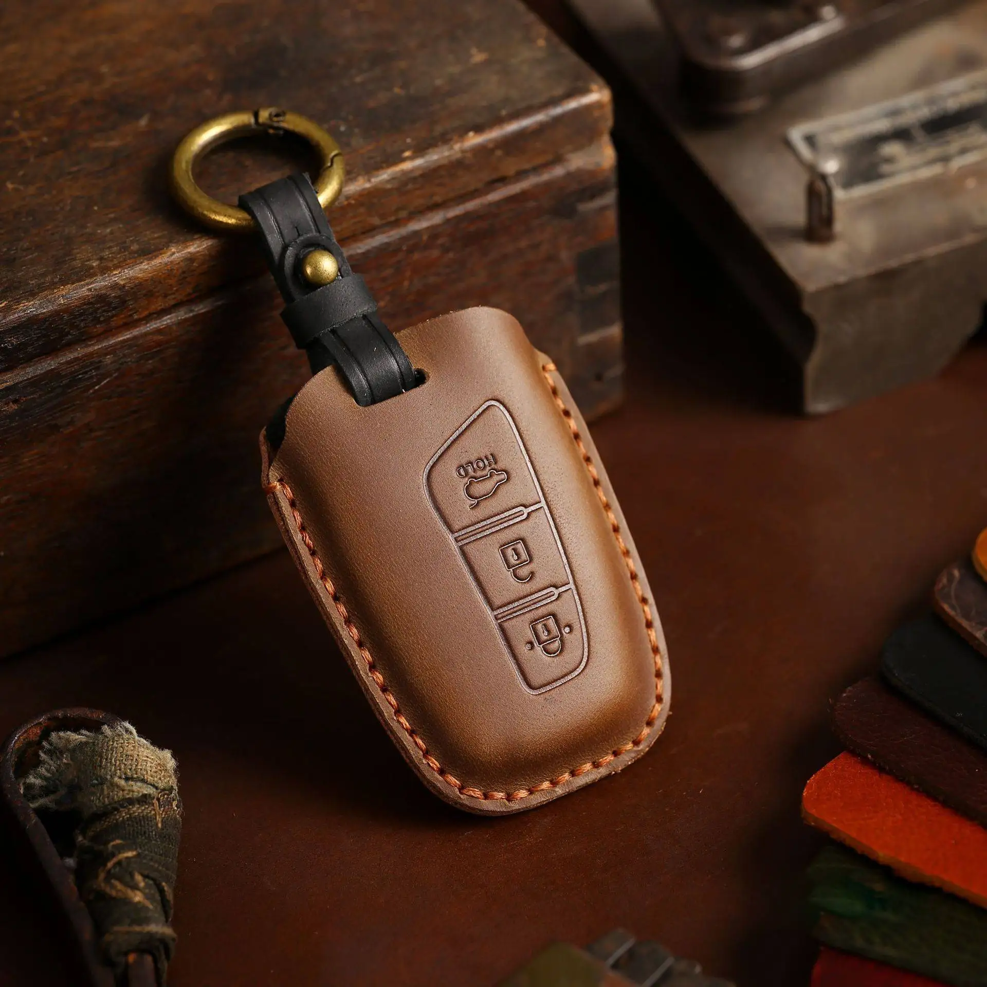 Luxury Leather Car Key Case Cover Fob Protector Keychain Holder for Hyundai IX45 Santafe Equus Genesis Accessories Keyring Shell
Luxury Leather Car Key Case Cover Fob Protector Keychain Holder for Hyundai IX45 Santafe Equus Genesis Accessories Keyring Shell