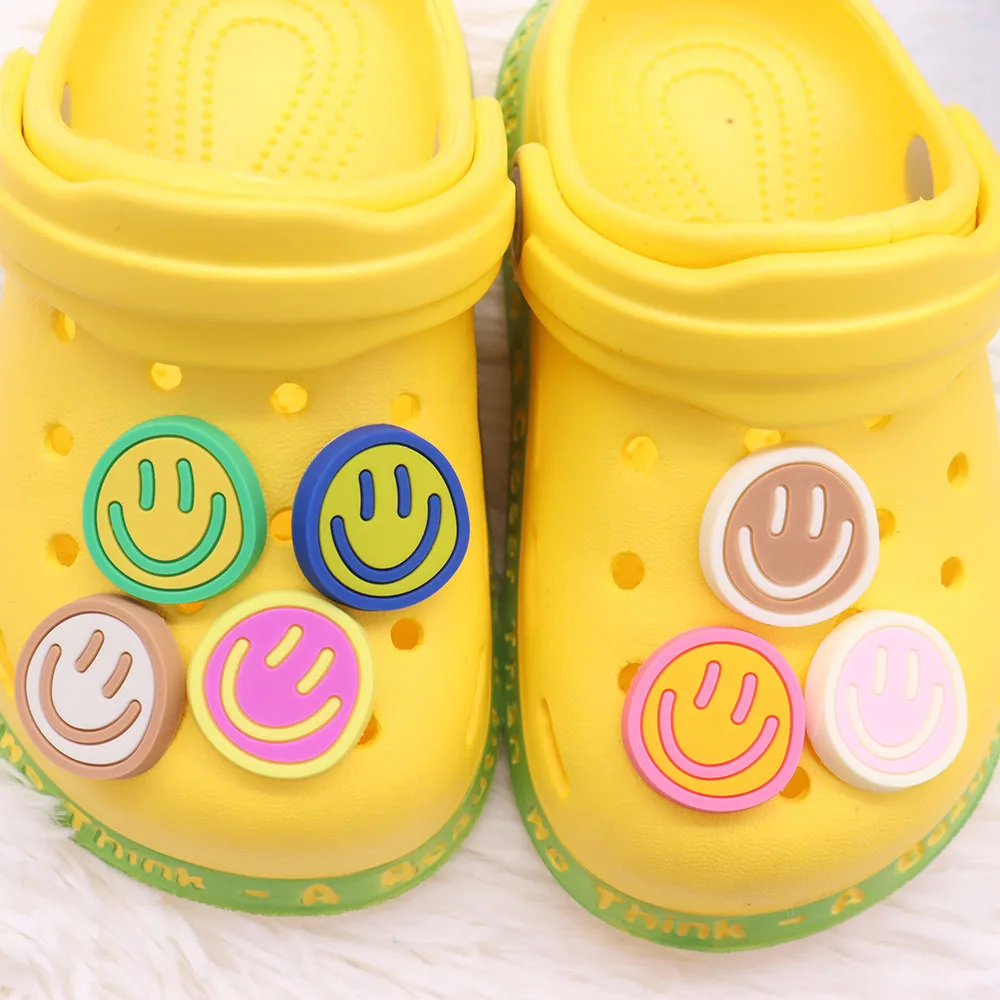 Good Quality 1pcs PVC Shoe Charms Cute Round Smile Expression Accessories Shoe Ornament Fit Croc Jibz DIY Party Gift
Good Quality 1pcs PVC Shoe Charms Cute Round Smile Expression Accessories Shoe Ornament Fit Croc Jibz DIY Party Gift
