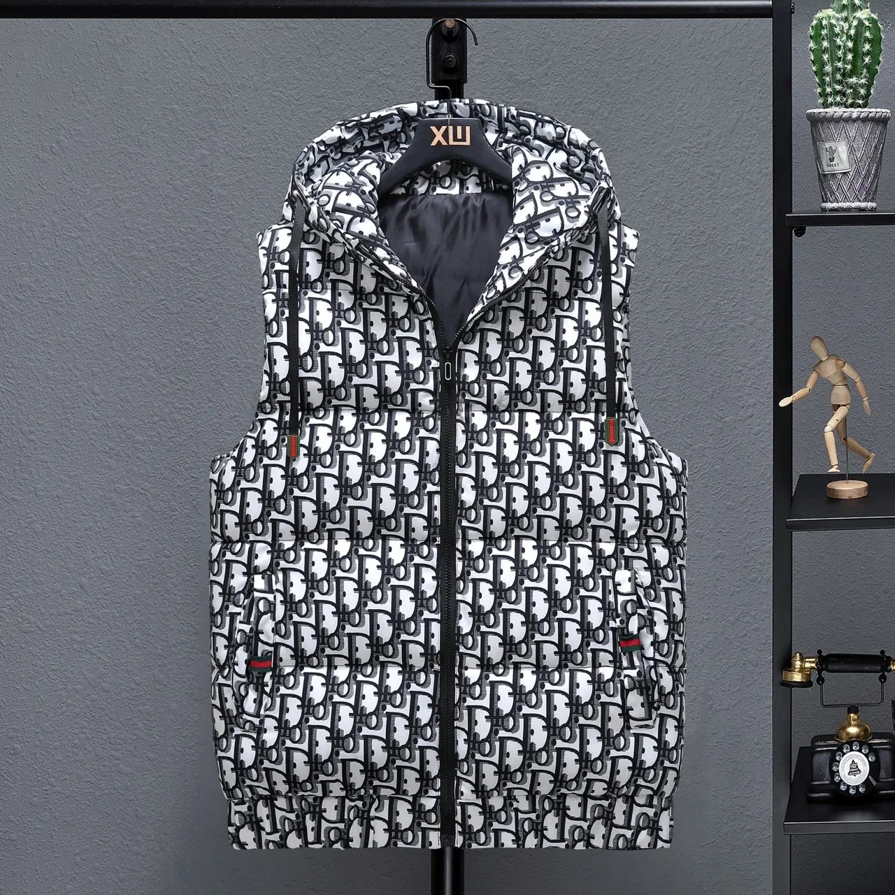 2024 Winter Luxury Men's Down Vest Sleeveless Jacket Zipper Hooded Coat Couple Fashion Woman Warm Waistcoat Casual Sportswear
2024 Winter Luxury Men's Down Vest Sleeveless Jacket Zipper Hooded Coat Couple Fashion Woman Warm Waistcoat Casual Sportswear