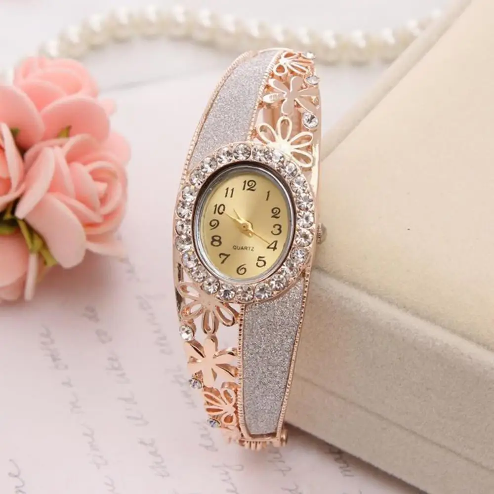 Fashion Bracelet Hollow Watches Women Luxury Brand Quartz Crystal Embed Rose Gold Analog Dial Rhinestone Full Steel Bangle Clock
Fashion Bracelet Hollow Watches Women Luxury Brand Quartz Crystal Embed Rose Gold Analog Dial Rhinestone Full Steel Bangle Clock