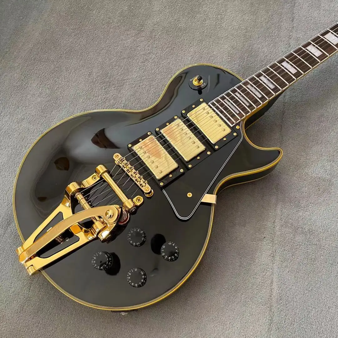 Электрогитара jazz на заказ, гитара из красного дерева черного цвета, 3 пикапа, 6 выступлений ручной работы
Электрогитара jazz на заказ, гитара из красного дерева черного цвета, 3 пикапа, 6 выступлений ручной работы